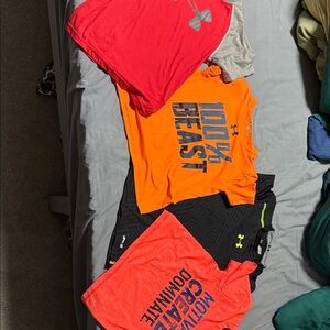 Lot Under Armour Black and Lime Green Athletic Tee